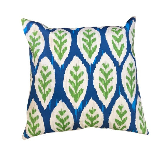 Set of two Louvre 22x22 Ikat Pillows